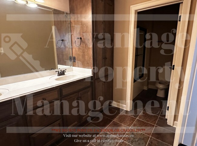 Building Photo - Warm & Welcoming Home with Open Layout and...