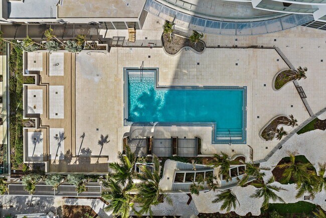Building Photo - 3100 N Ocean Dr