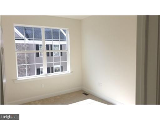Building Photo - 700 Pony Ln