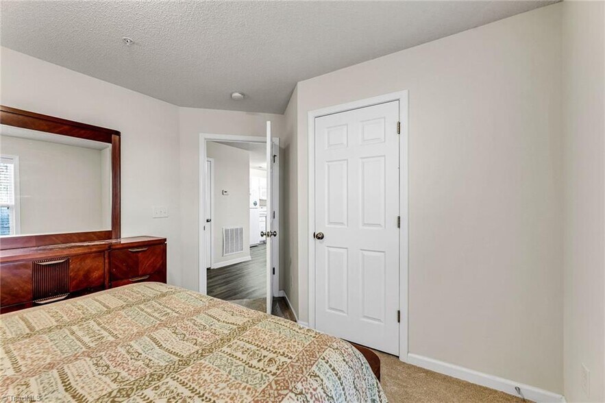 Building Photo - 4305 Timberbrooke Dr