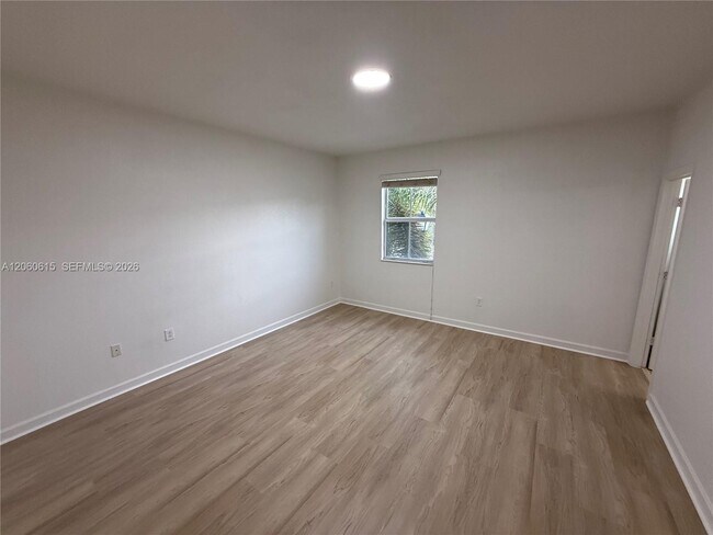 Building Photo - 9465 SW 171st Ct