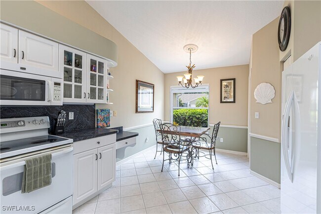 Building Photo - 5595 Greenwood Cir