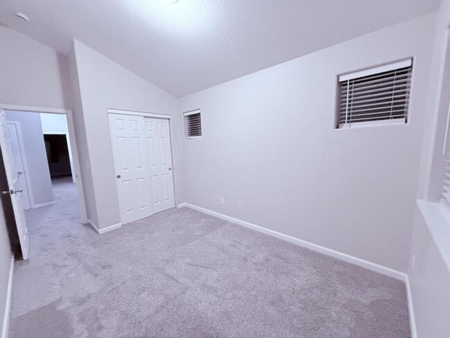 Building Photo - 13102 NE 26th St