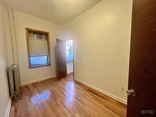 Building Photo - 2 bedroom in Brooklyn NY 11206