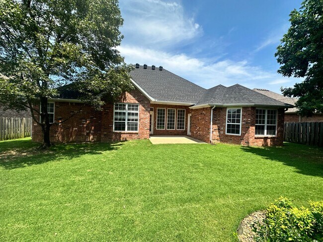 Building Photo - 4 Bed/3 Bath for rent in Bentonville! New ...