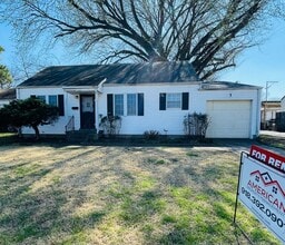 Building Photo - 2808 E 1st Pl