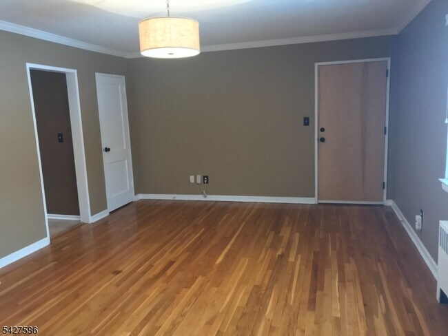 Building Photo - 7D Troy Dr