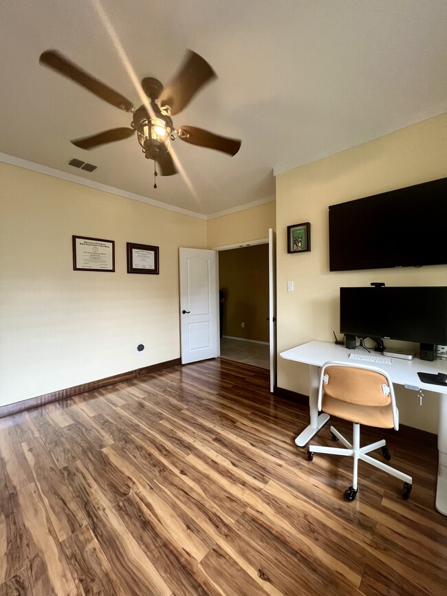 Building Photo - 7623 Eagle Park Dr