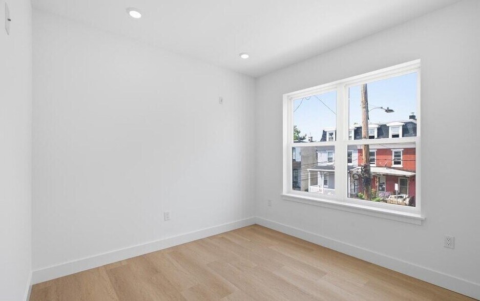 Building Photo - 3637 N 16th St
