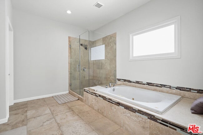 Building Photo - 9842 Portola Dr
