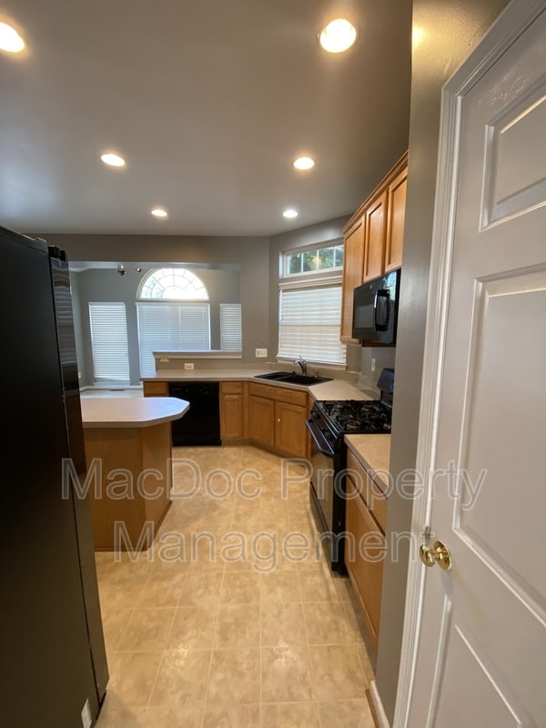 Building Photo - 5619 Joshua Tree Cir