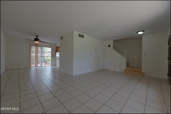 Building Photo - 257 Maricopa Dr