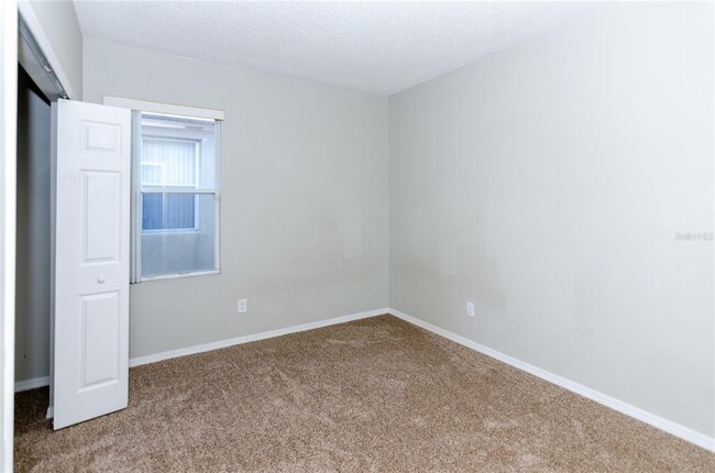 Building Photo - 1129 Knollwood Dr