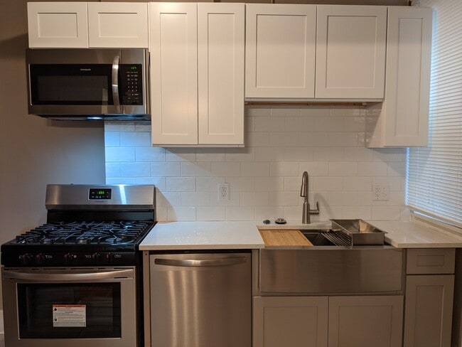 Building Photo - 29 W Blake Ave