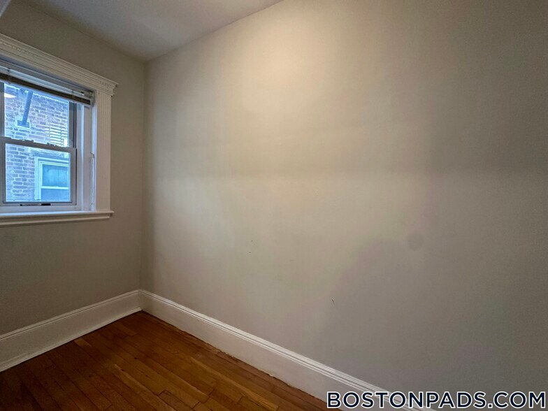 Building Photo - 38 Hemenway St