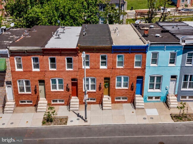 Building Photo - 2028 E Preston St