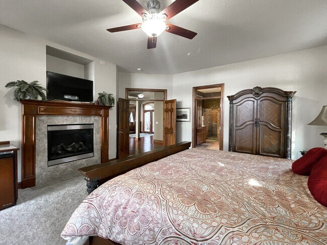 Building Photo - Amazing Minnetonka Lakefront Gated Estate - 170' Flat Shoreline, Sweeping Views, Sandy Beach