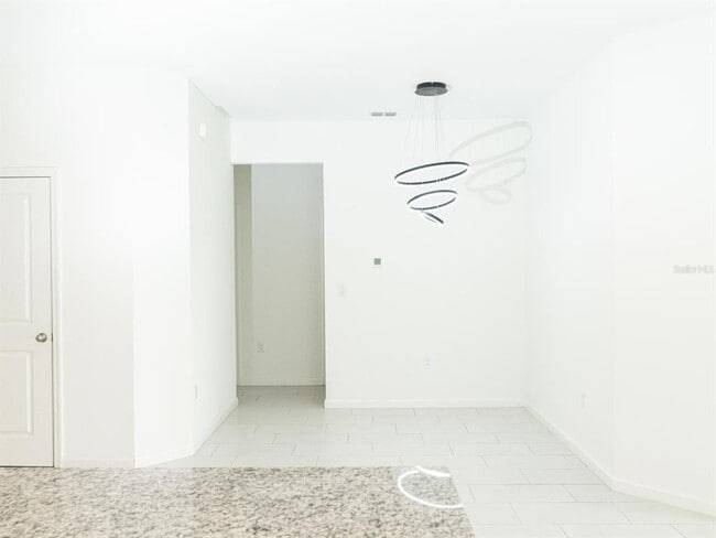 Building Photo - 445 Silver Palm Dr