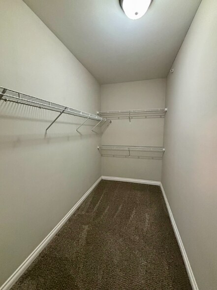 Building Photo - 2493 Sweet Home Rd