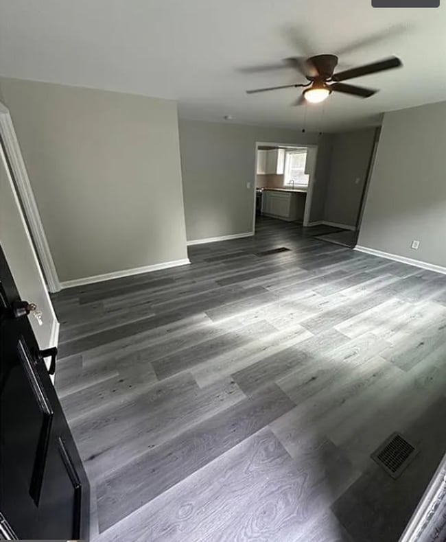 Building Photo - Beautiful 3-Bedroom Home in Quiet Cul-de-Sac | Garage + Fenced Yard | Section 8 & Pet Friendly