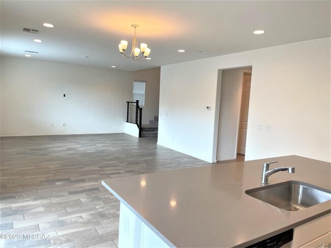 Building Photo - 9450 N Andrina Dr