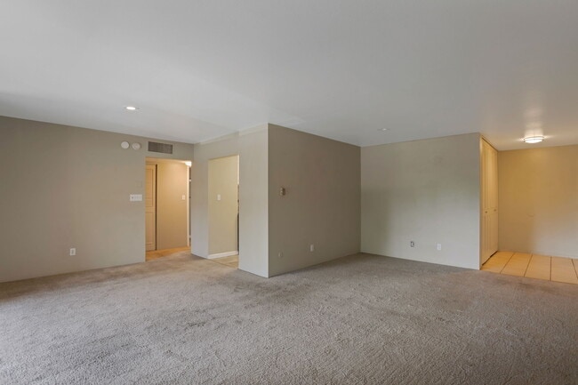 Building Photo - 2227 Canyon Blvd