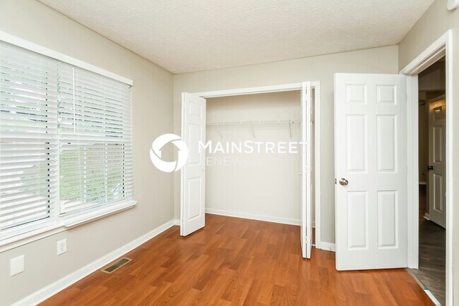 Building Photo - 3 Bedroom Pet-Friendly Home in Gainesville, GA with Main Street Renewal
