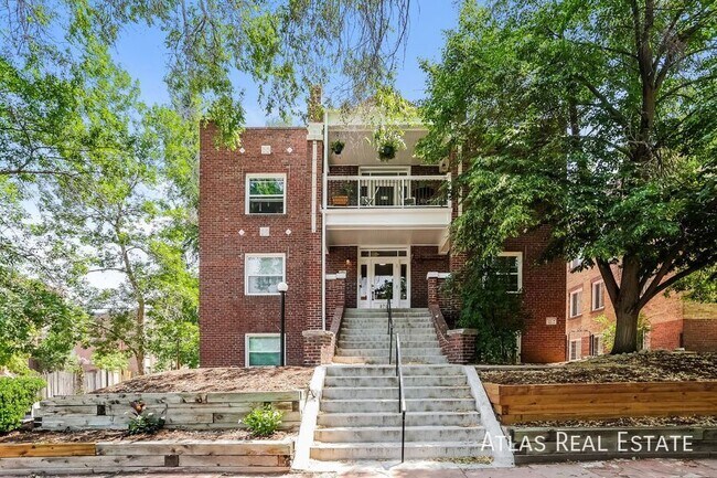 Primary Photo - 970 N Pearl St
