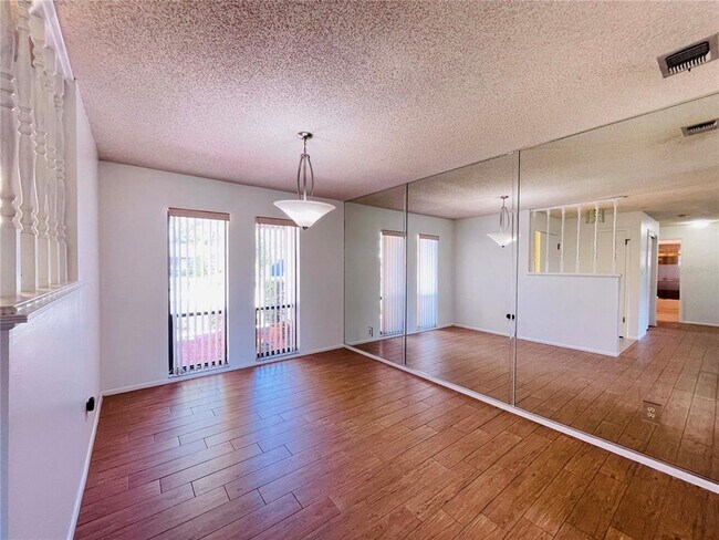 Building Photo - 428 Breakwater Dr