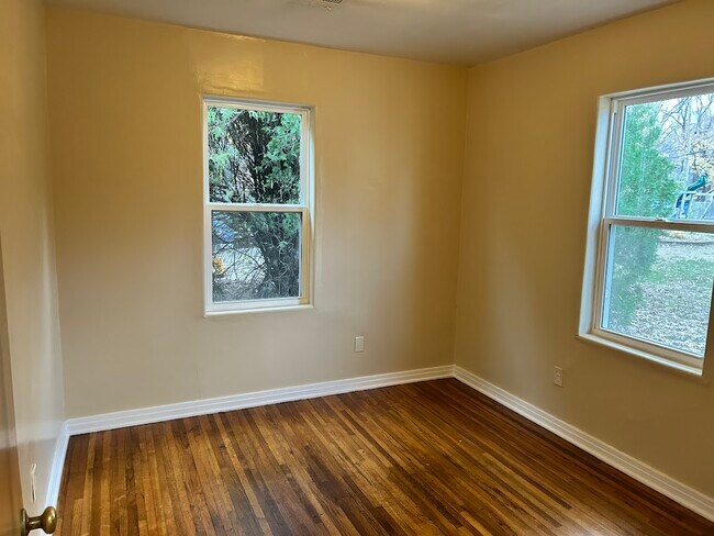 Building Photo - 237 S Streeter Ave