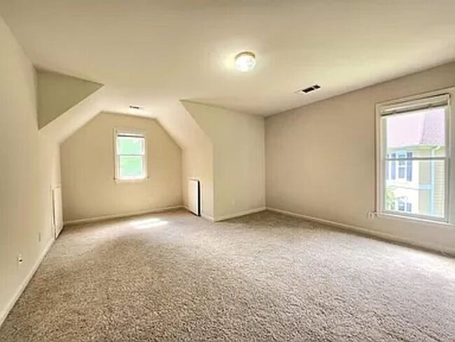 Building Photo - 10795 Cauley Creek Dr