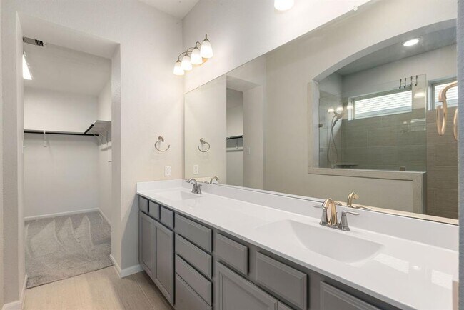 Building Photo - 2715 Chestnut Oak Cir