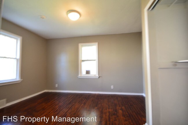 Building Photo - 202 N Scenic Ave