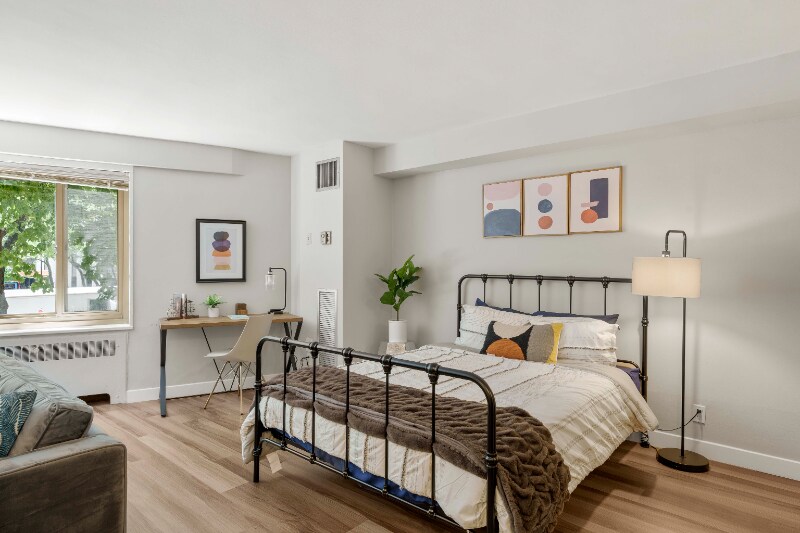 Building Photo - 1356 N Lake Shore Dr