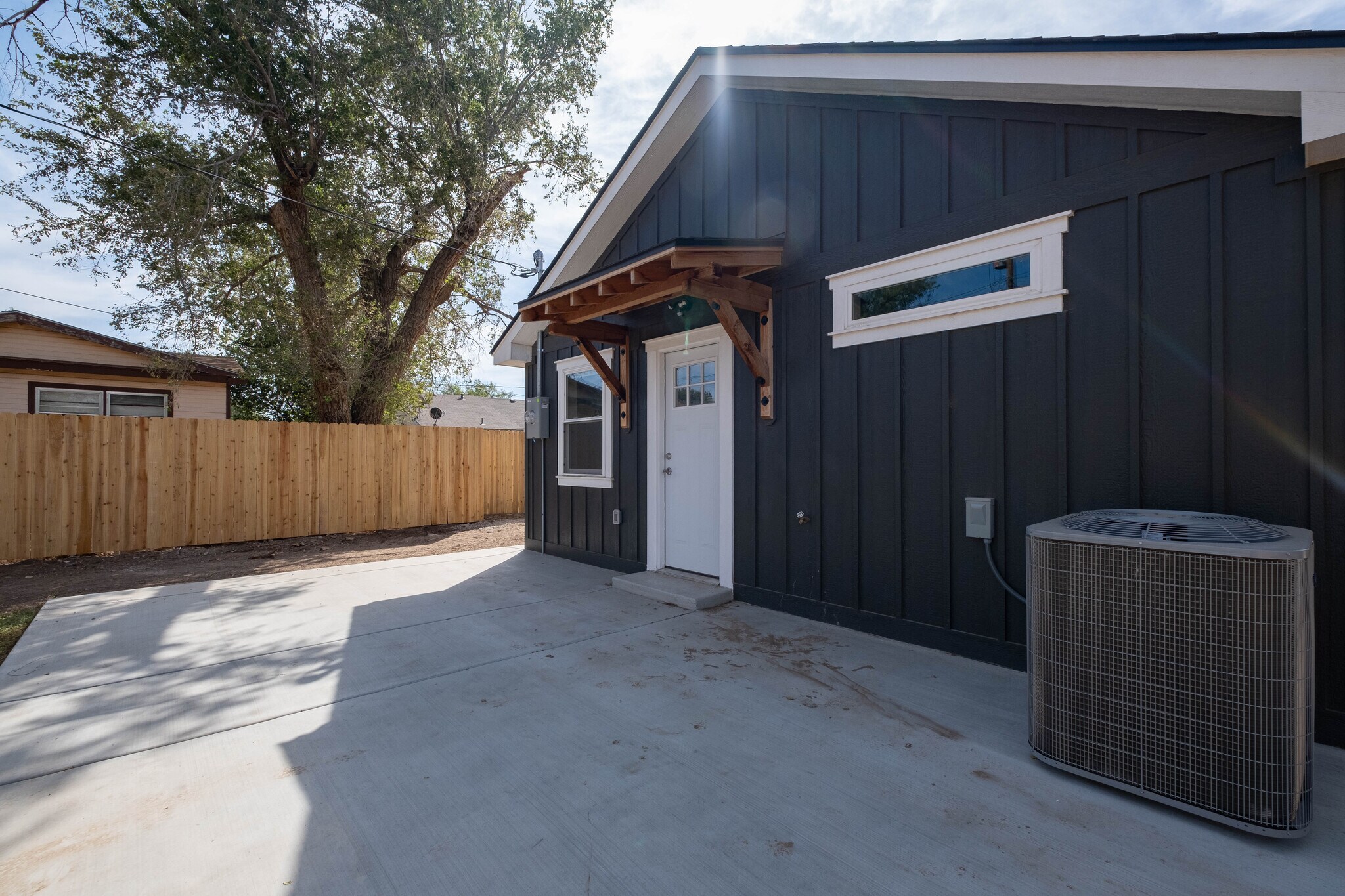 Building Photo - 2007 7th Ave