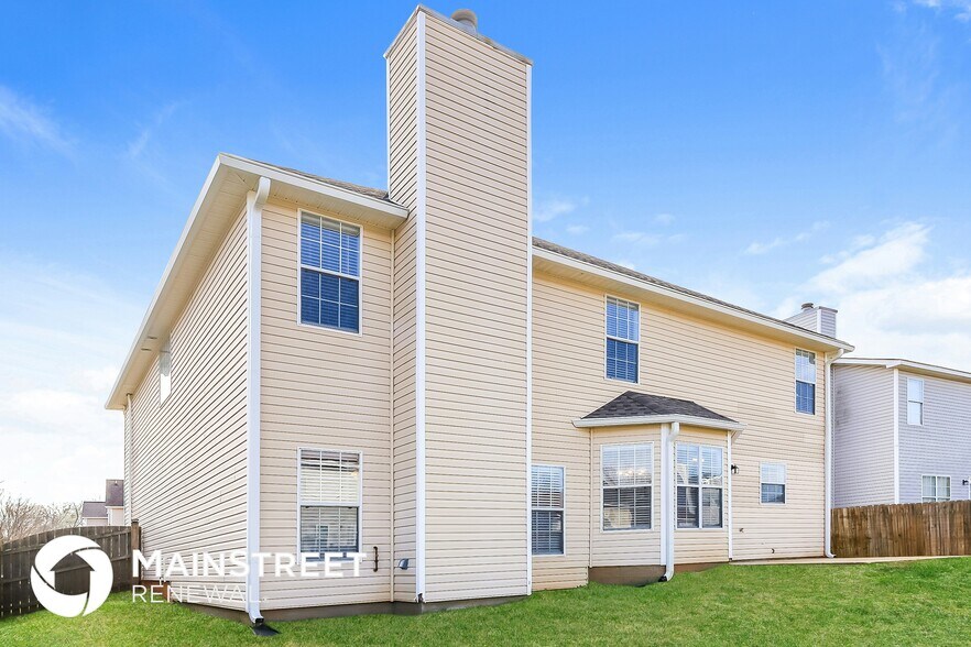 Building Photo - 605 Gardinia Dr