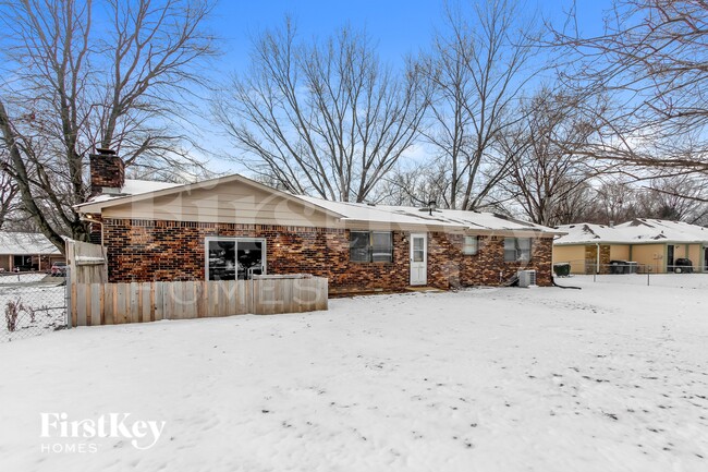 Building Photo - 241 Summit Ridge Dr