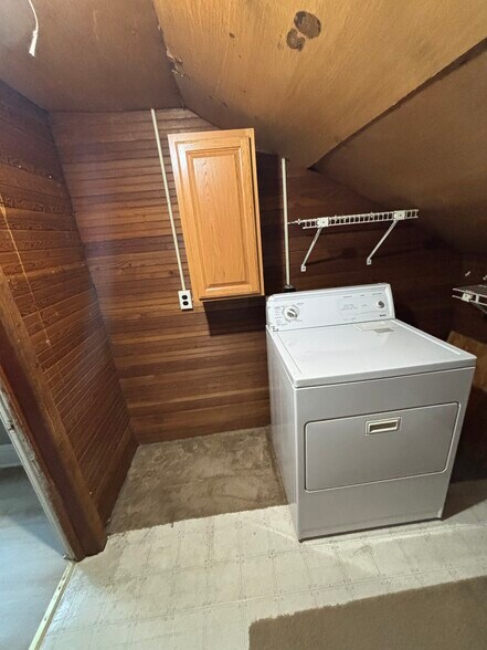 Laundry room - 614 Sampson Ave