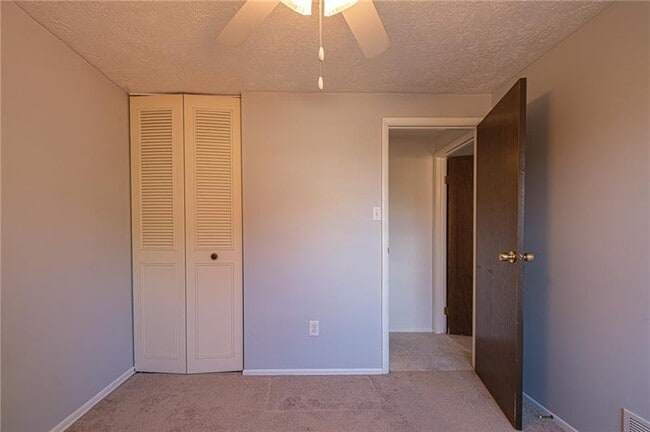 Building Photo - 84 Cortland Dr W