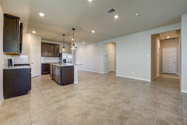 Building Photo - 1207 Cascade Hls Dr