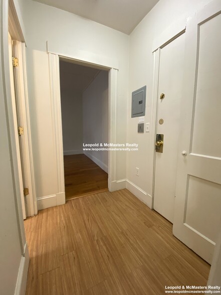 Building Photo - 1209 Boylston St