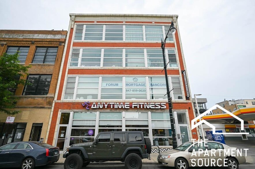 Building Photo - 2416 W North Ave