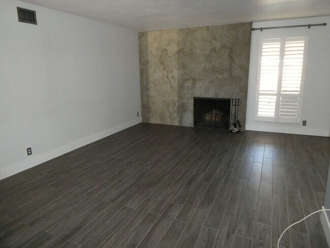 Building Photo - Single Story Pool House for Rent in Canyon...