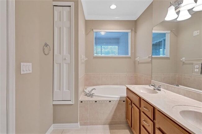 Building Photo - 14030 Waterville Cir
