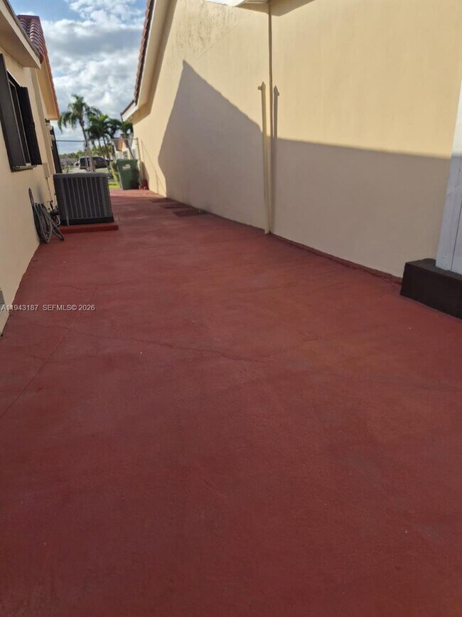 Building Photo - 1453 SW 137th Pl