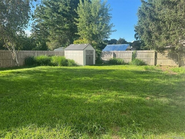 Building Photo - 3 Thornridge Ln