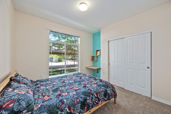 Building Photo - 2450 Windrow Dr