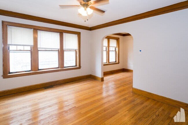 Building Photo - 3844 N Bernard St