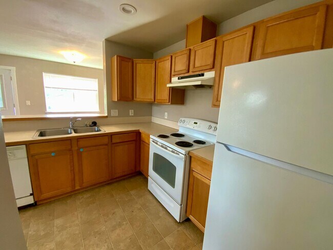 Building Photo - 3508 S 45th St