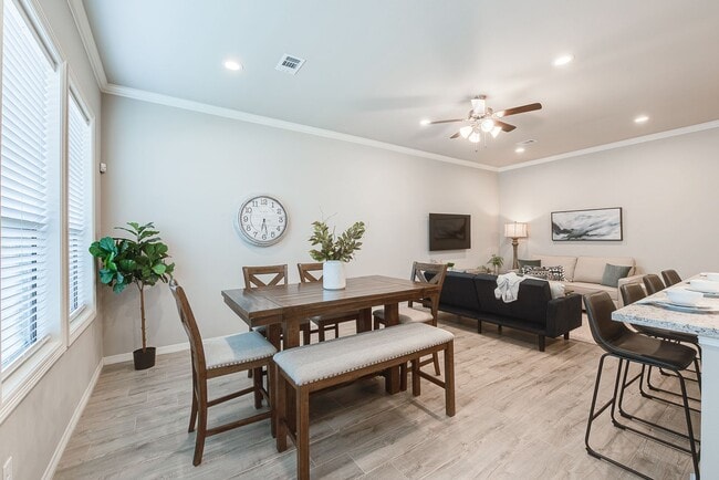 Building Photo - 4009 Oaklawn St